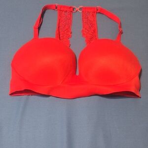 Red Lace Wireless Bra with Adjustable Straps. A Little Worn. Good Condition